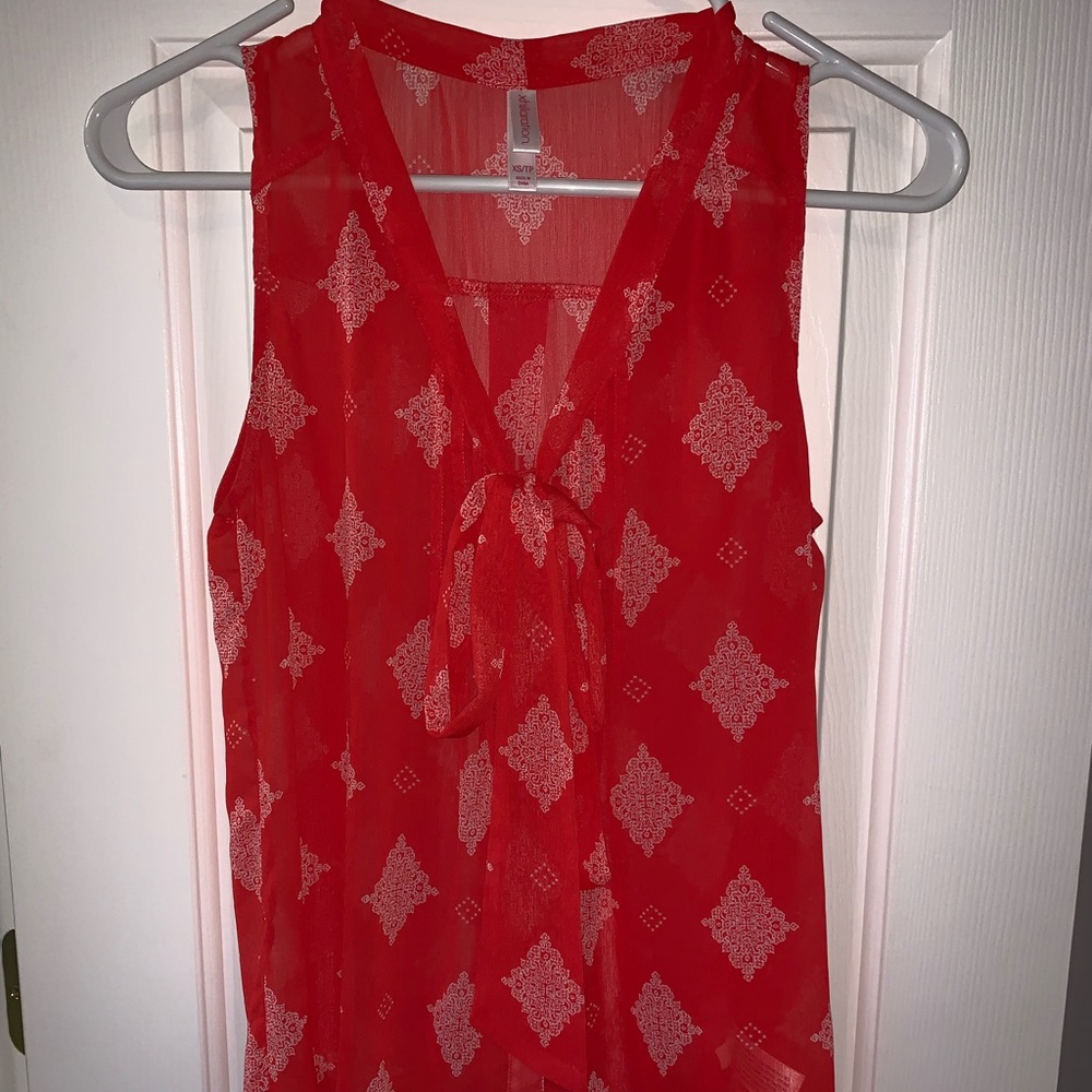 Red and white pattern top